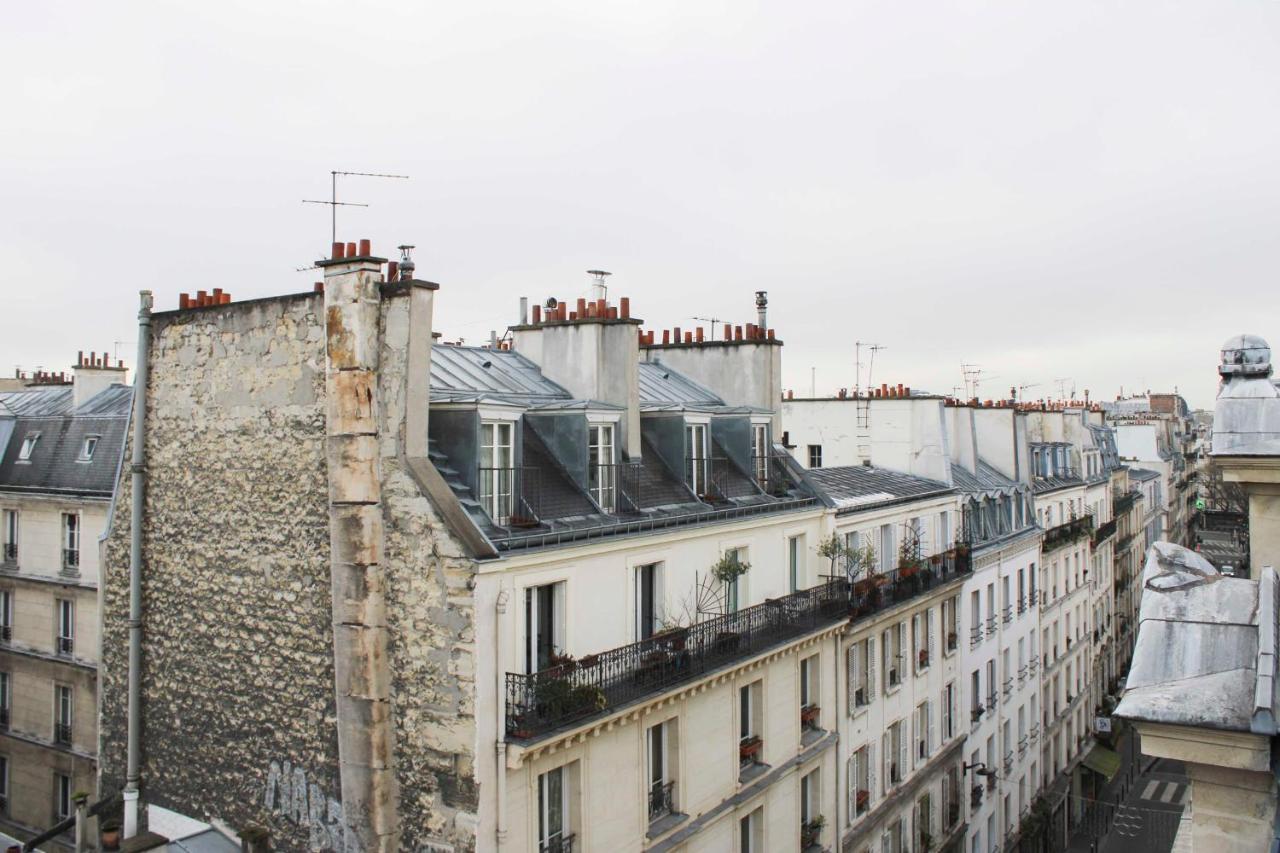 Bright 28m Overlooking The Rooftops *